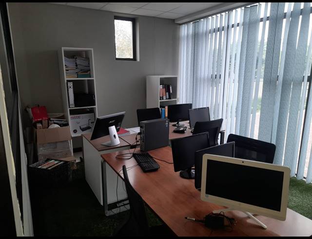 208M² OFFICE FOR SALE IN WITKOPPEN